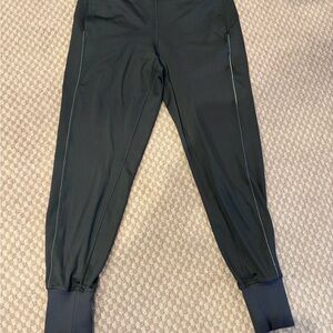 Lululemon Athletica Black Active Pants size 6
